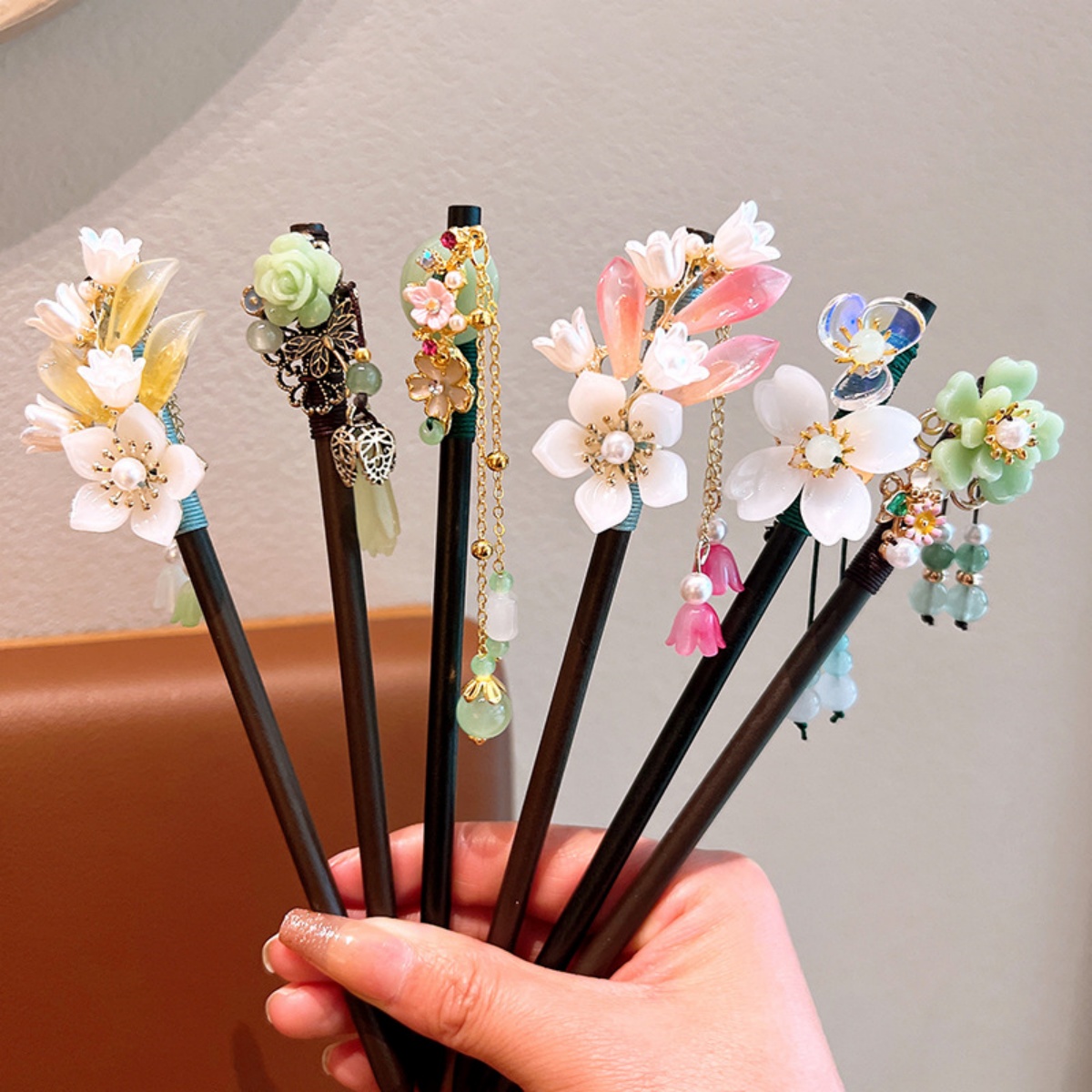 Exquisite Flower Tassel Wooden - Women Accessories Shop ulasan dan harga