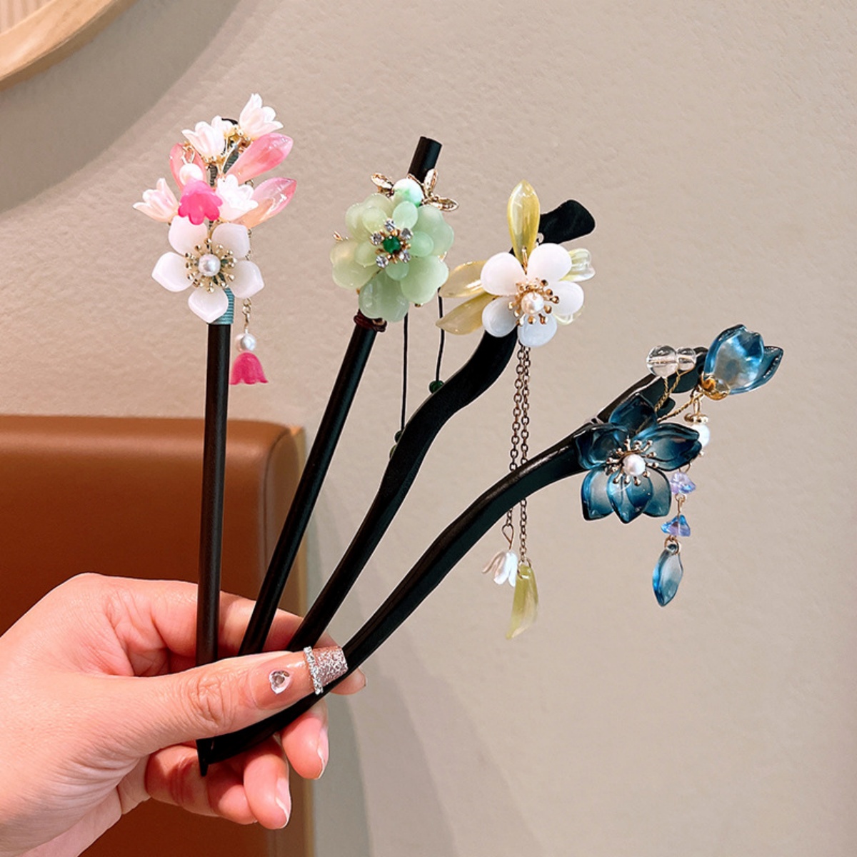 Exquisite Flower Tassel Wooden - Women Accessories Shop ulasan dan harga