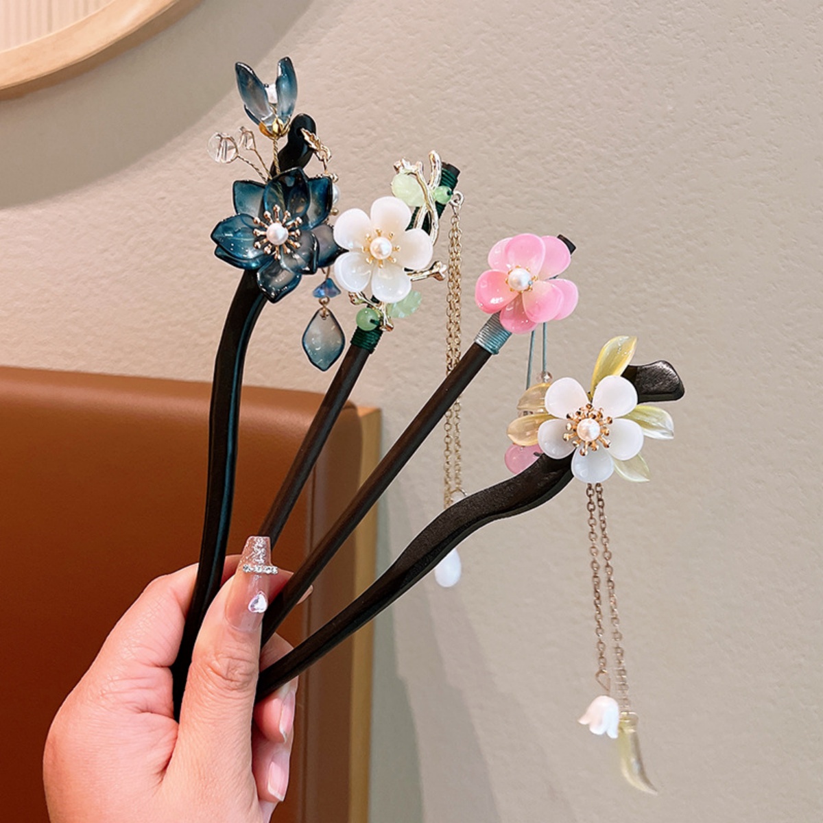 Exquisite Flower Tassel Wooden - Women Accessories Shop ulasan dan harga